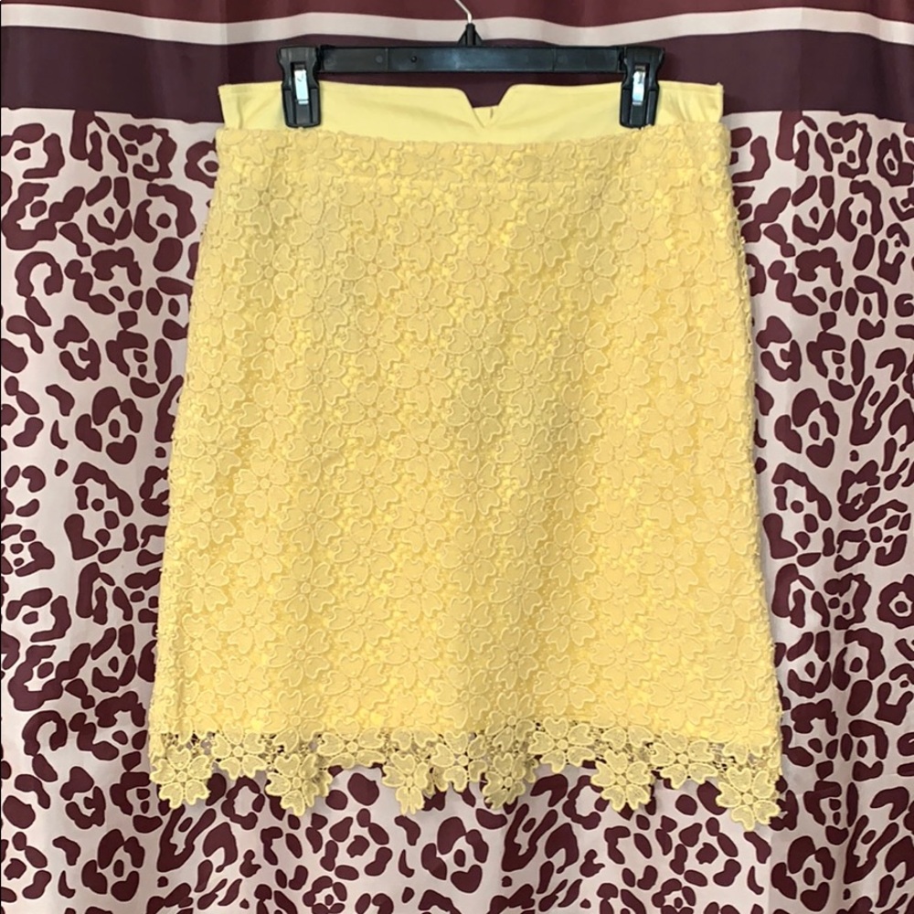 Yellow lace lined skirt
